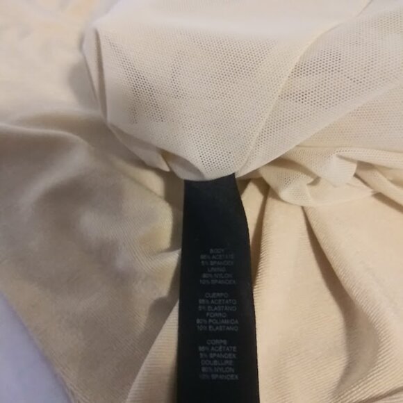 Chico's Travelers women's size 1 (Medium) yellow blouse - Picture 14 of 14